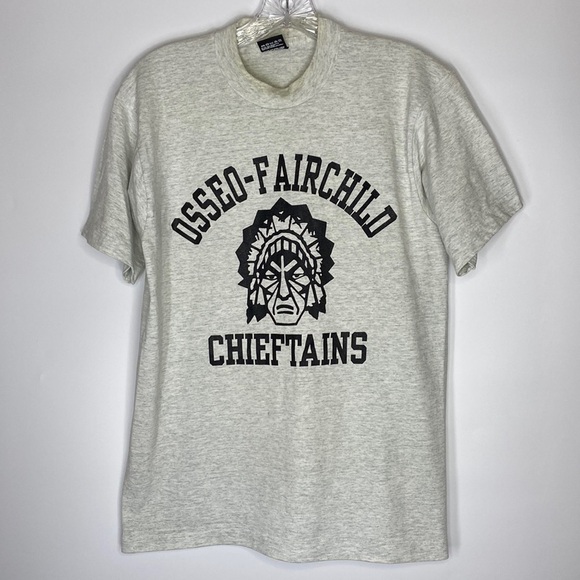 Fruit Of The Loom Best Osseo Fairchild Wisconsin Chieftains Tshirt Size Medium - Picture 1 of 7